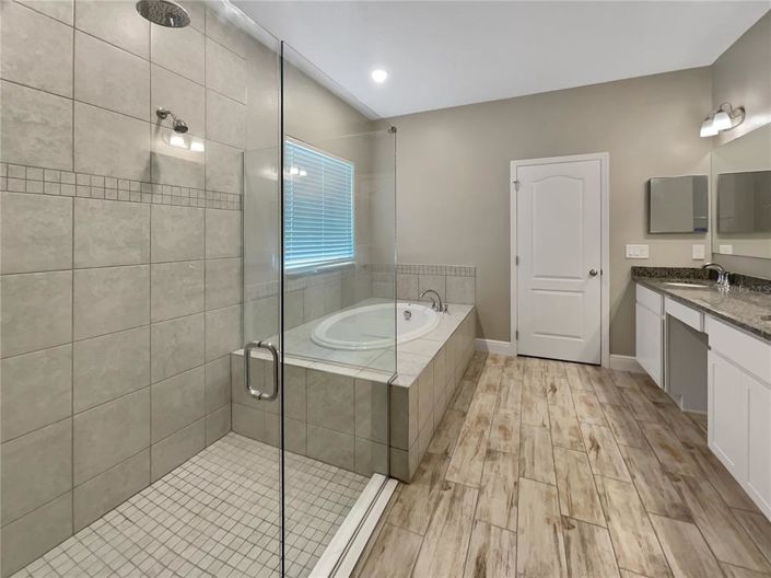 Image No.6-4 Bed House for sale