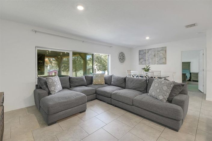 Image No.14-3 Bed House for sale