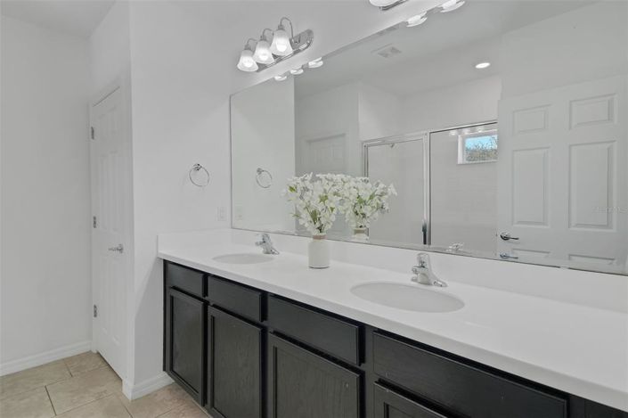 Image No.24-3 Bed House for sale