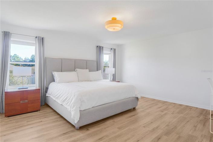 Image No.33-4 Bed House for sale