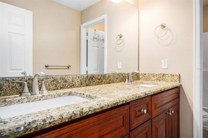 Image No.23-5 Bed House for sale