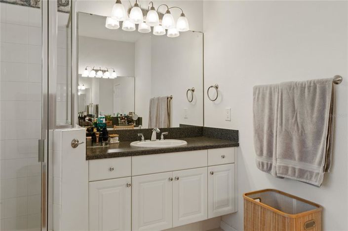 Image No.15-3 Bed House for sale