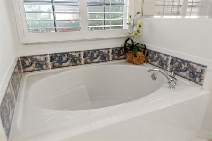 Image No.18-3 Bed House for sale