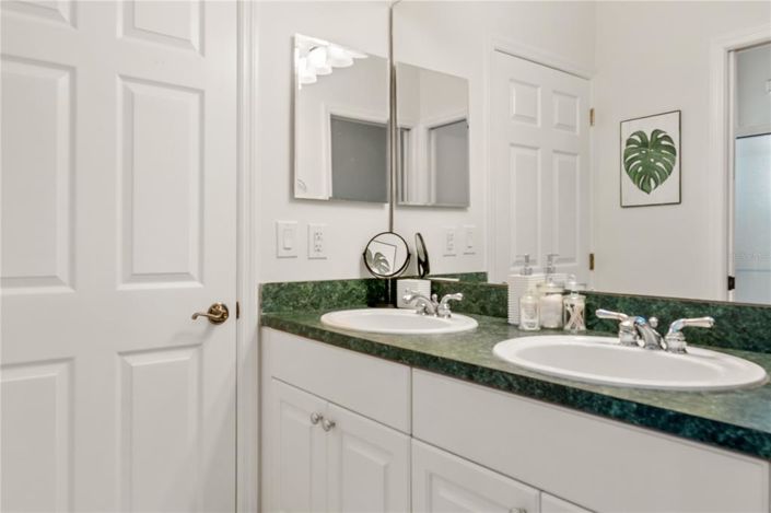 Image No.26-3 Bed House for sale