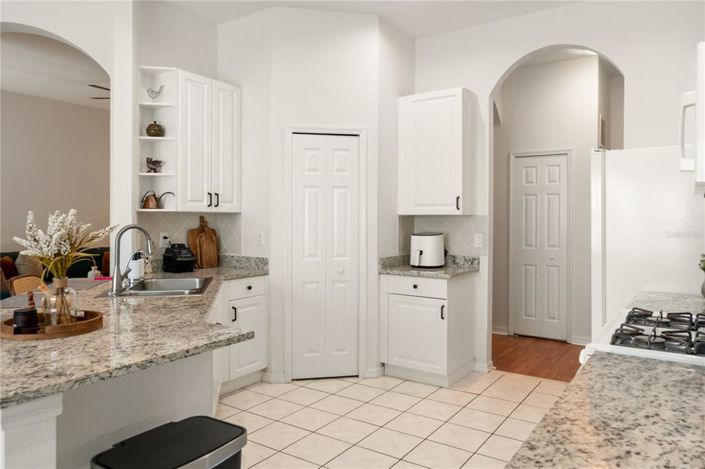 Image No.8-3 Bed House for sale