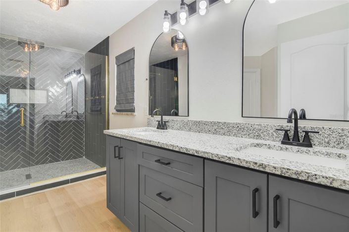 Image No.10-4 Bed House for sale