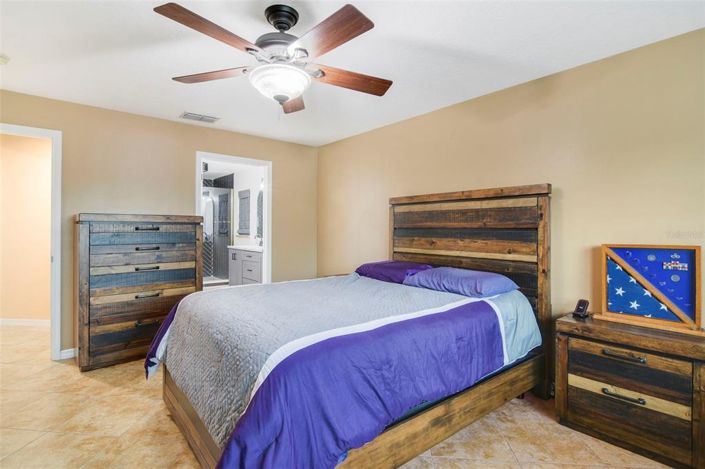 Image No.9-4 Bed House for sale