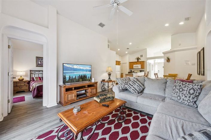 Image No.19-4 Bed House for sale