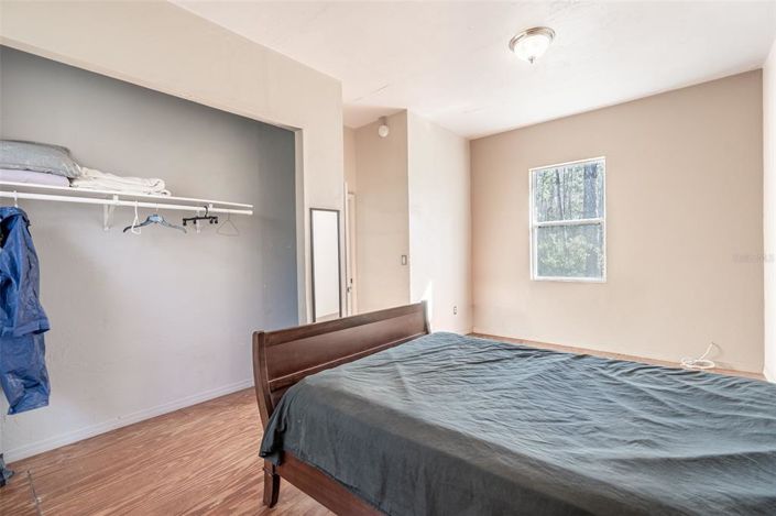 Image No.17-5 Bed House for sale