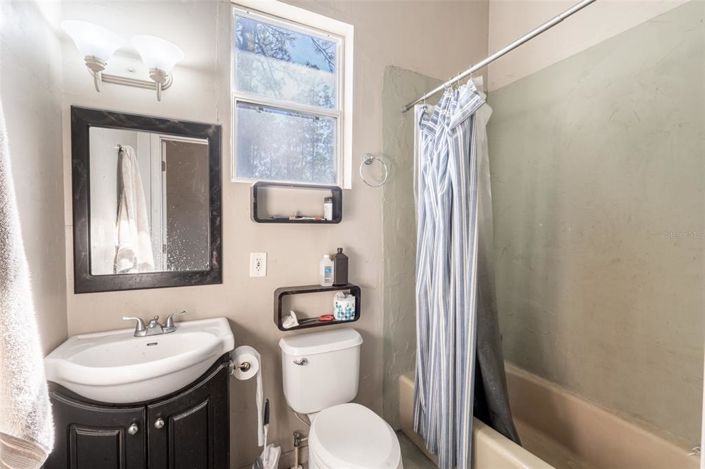 Image No.18-5 Bed House for sale