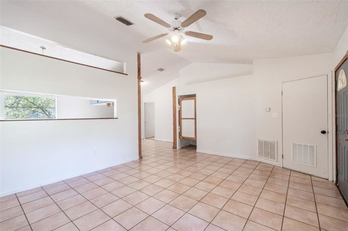 Image No.37-5 Bed House for sale