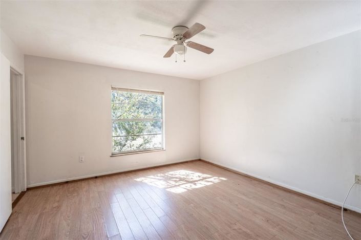 Image No.44-5 Bed House for sale