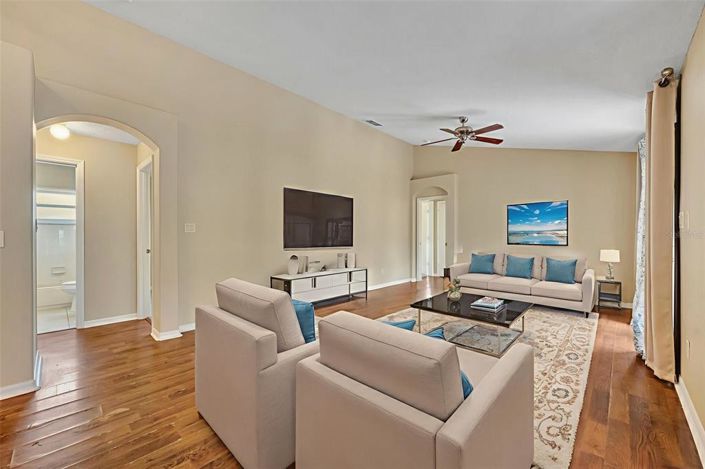 Image No.13-4 Bed House for sale