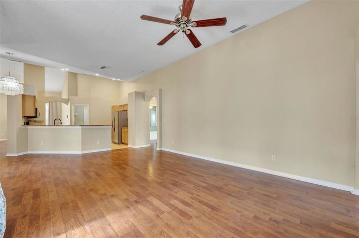 Image No.16-4 Bed House for sale