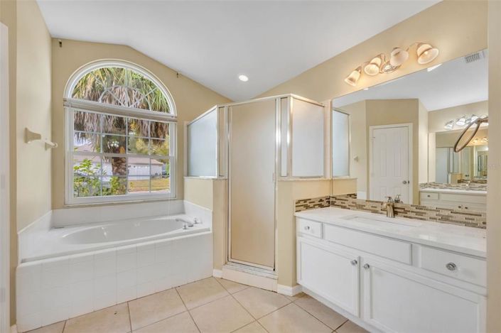 Image No.26-4 Bed House for sale