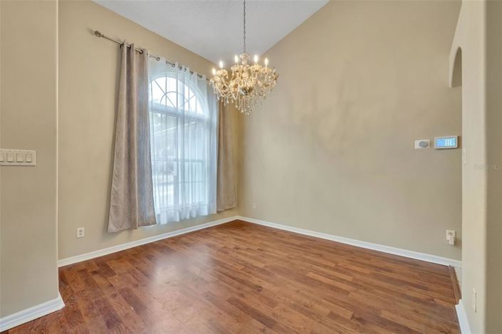 Image No.9-4 Bed House for sale