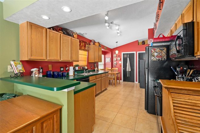 Image No.10-3 Bed House for sale