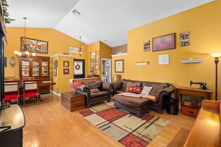 Image No.6-3 Bed House for sale