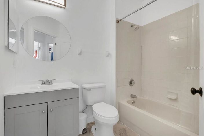 Image No.18-4 Bed House for sale