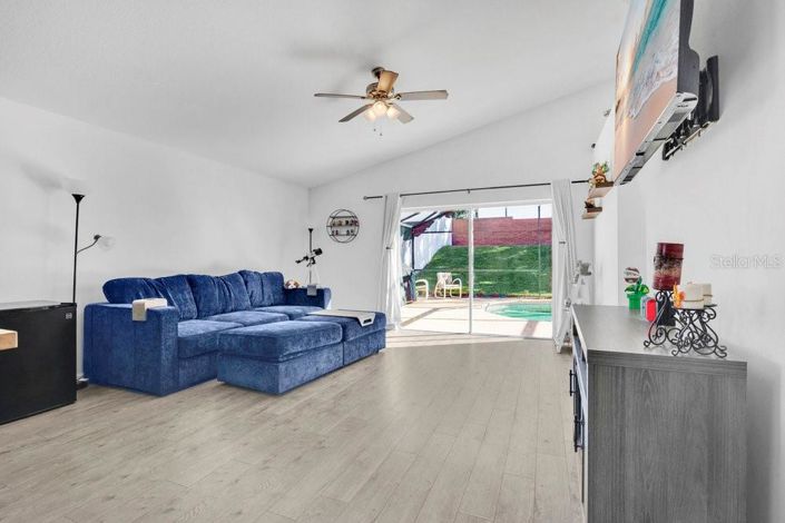 Image No.8-4 Bed House for sale