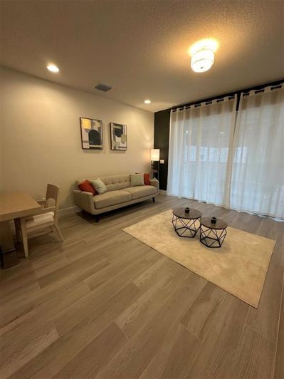 Image No.4-4 Bed Townhouse for sale