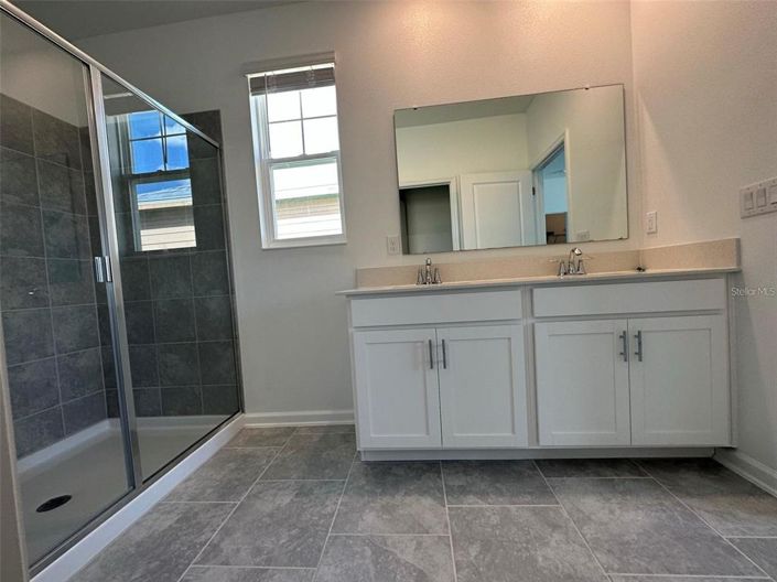 Image No.16-4 Bed House for sale