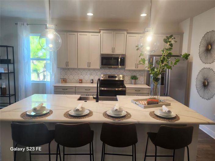 Image No.2-4 Bed House for sale