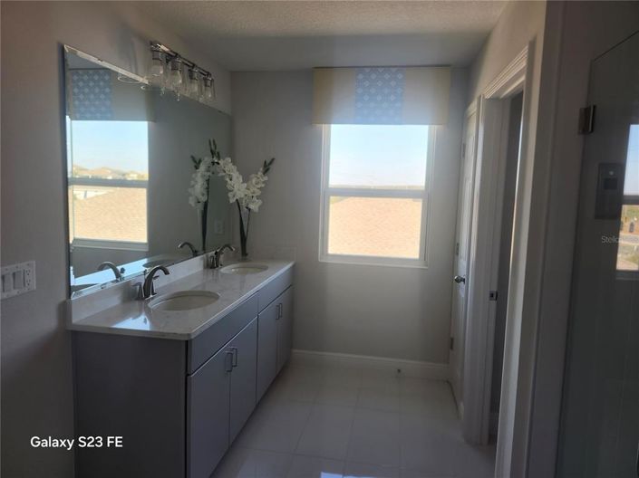 Image No.10-4 Bed House for sale