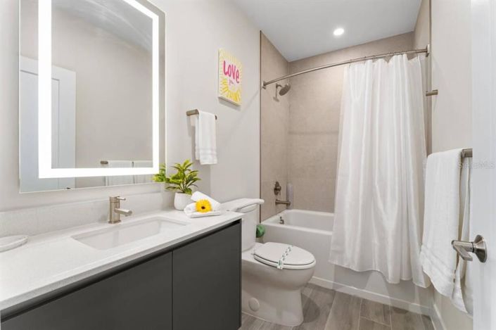 Image No.16-3 Bed Townhouse for sale