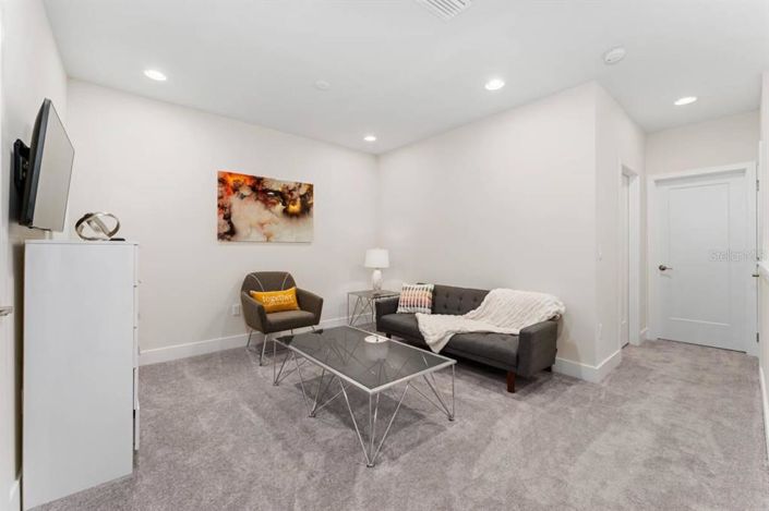 Image No.19-3 Bed Townhouse for sale