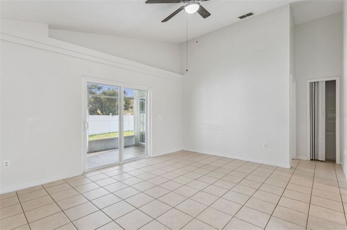 Image No.11-3 Bed House for sale