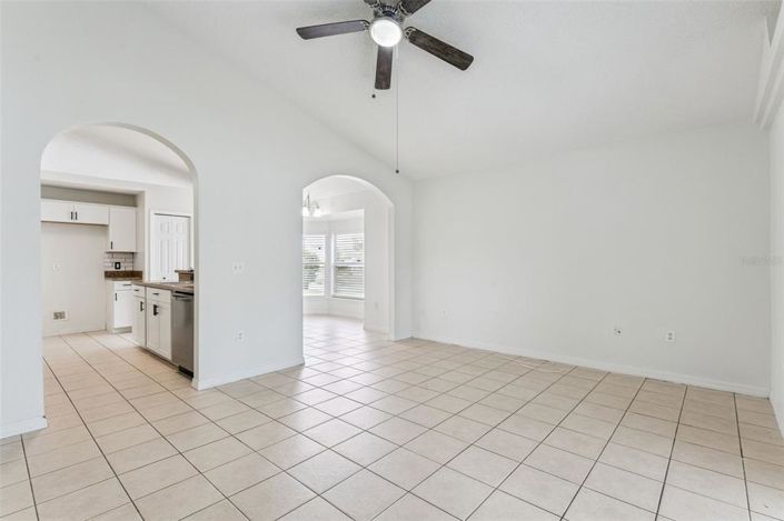 Image No.9-3 Bed House for sale