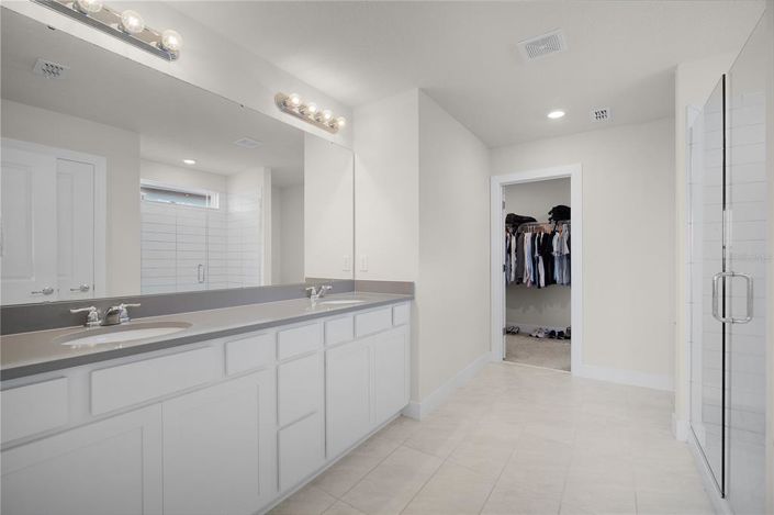 Image No.20-5 Bed House for sale