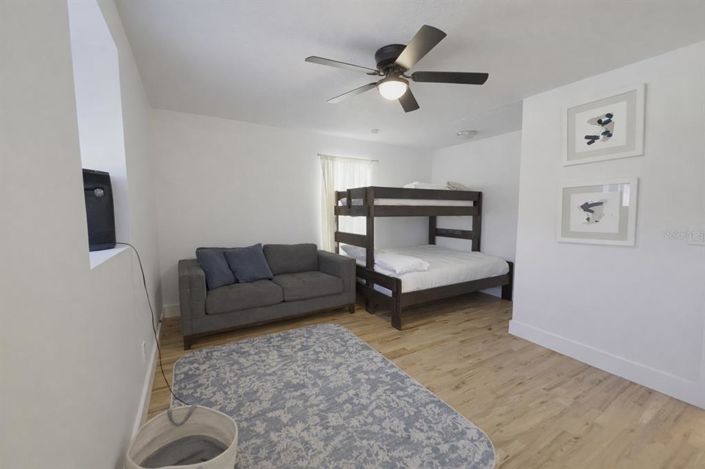 Image No.19-5 Bed House for sale