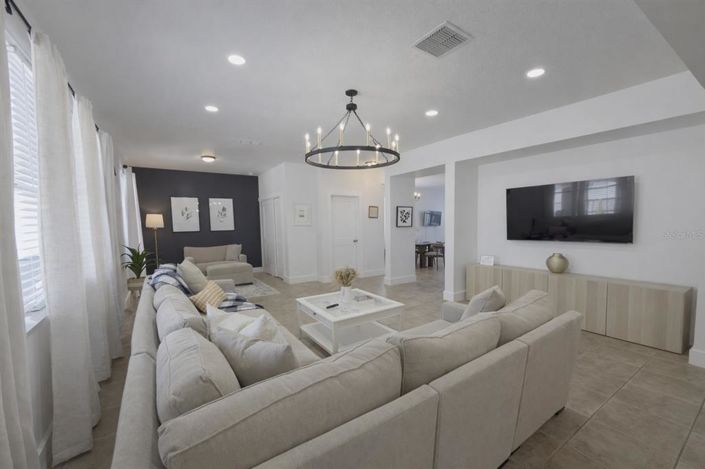 Image No.9-5 Bed House for sale