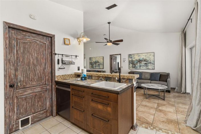 Image No.15-3 Bed House for sale