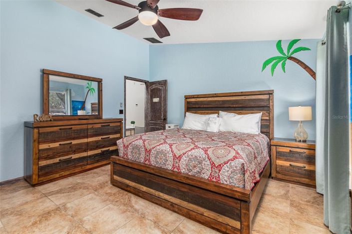 Image No.32-3 Bed House for sale