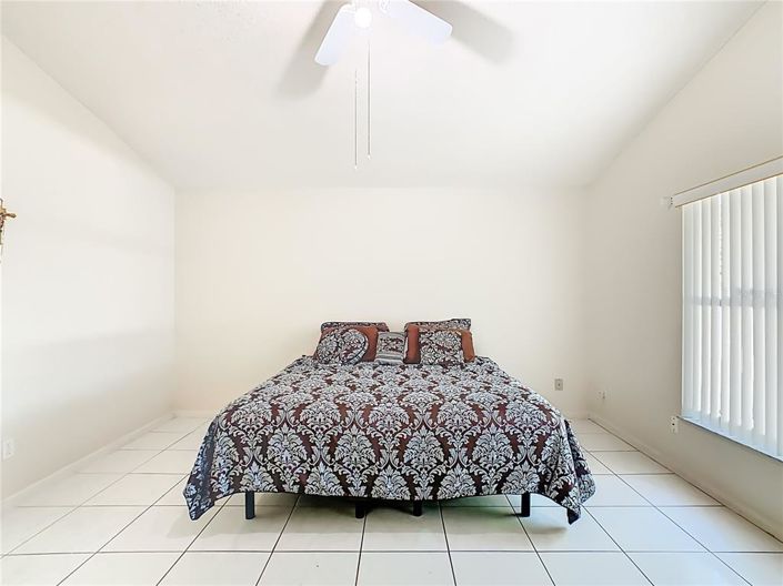 Image No.17-4 Bed House for sale