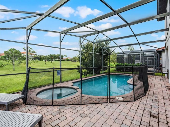 Image No.16-5 Bed House for sale