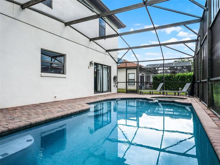 Image No.19-5 Bed House for sale