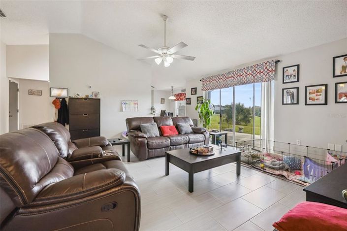 Image No.4-3 Bed House for sale