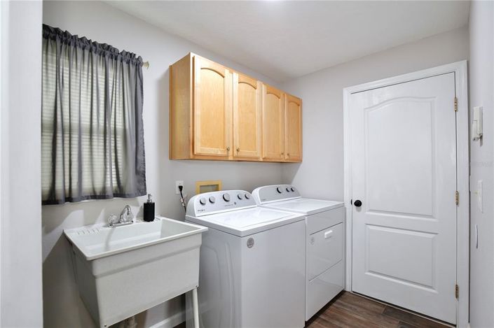 Image No.28-5 Bed House for sale