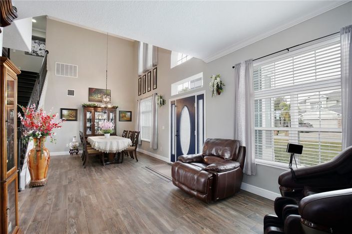 Image No.6-5 Bed House for sale