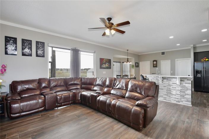 Image No.7-5 Bed House for sale