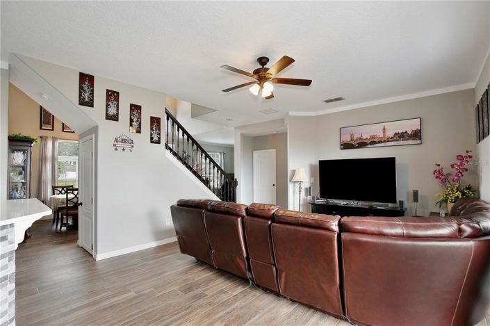 Image No.8-5 Bed House for sale