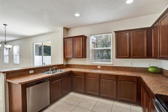 Image No.10-4 Bed House for sale