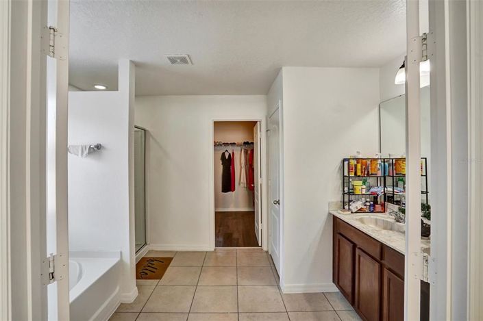 Image No.15-4 Bed House for sale