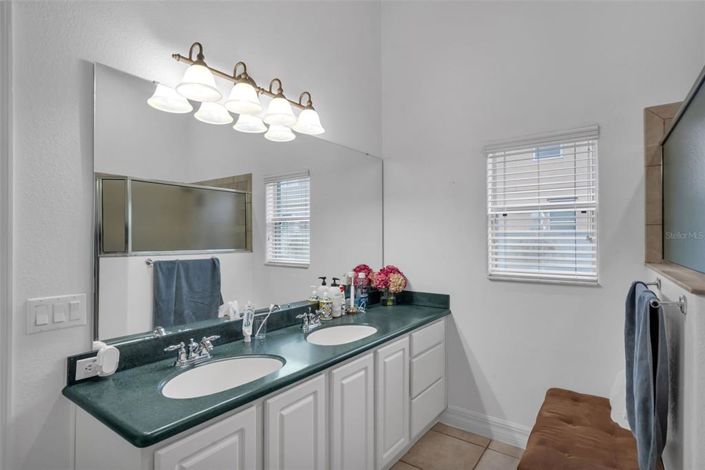 Image No.20-2 Bed House for sale