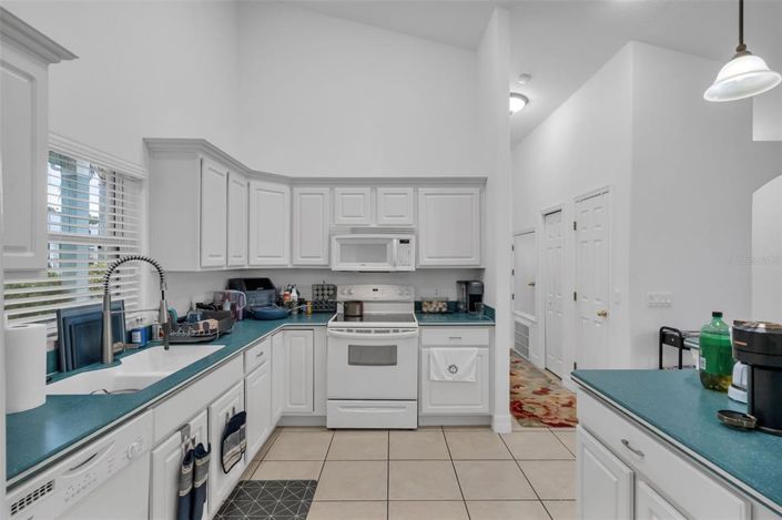 Image No.7-2 Bed House for sale