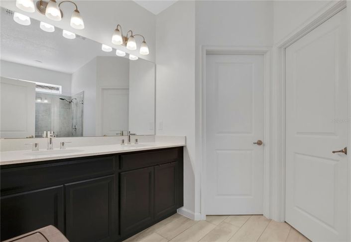 Image No.13-3 Bed House for sale